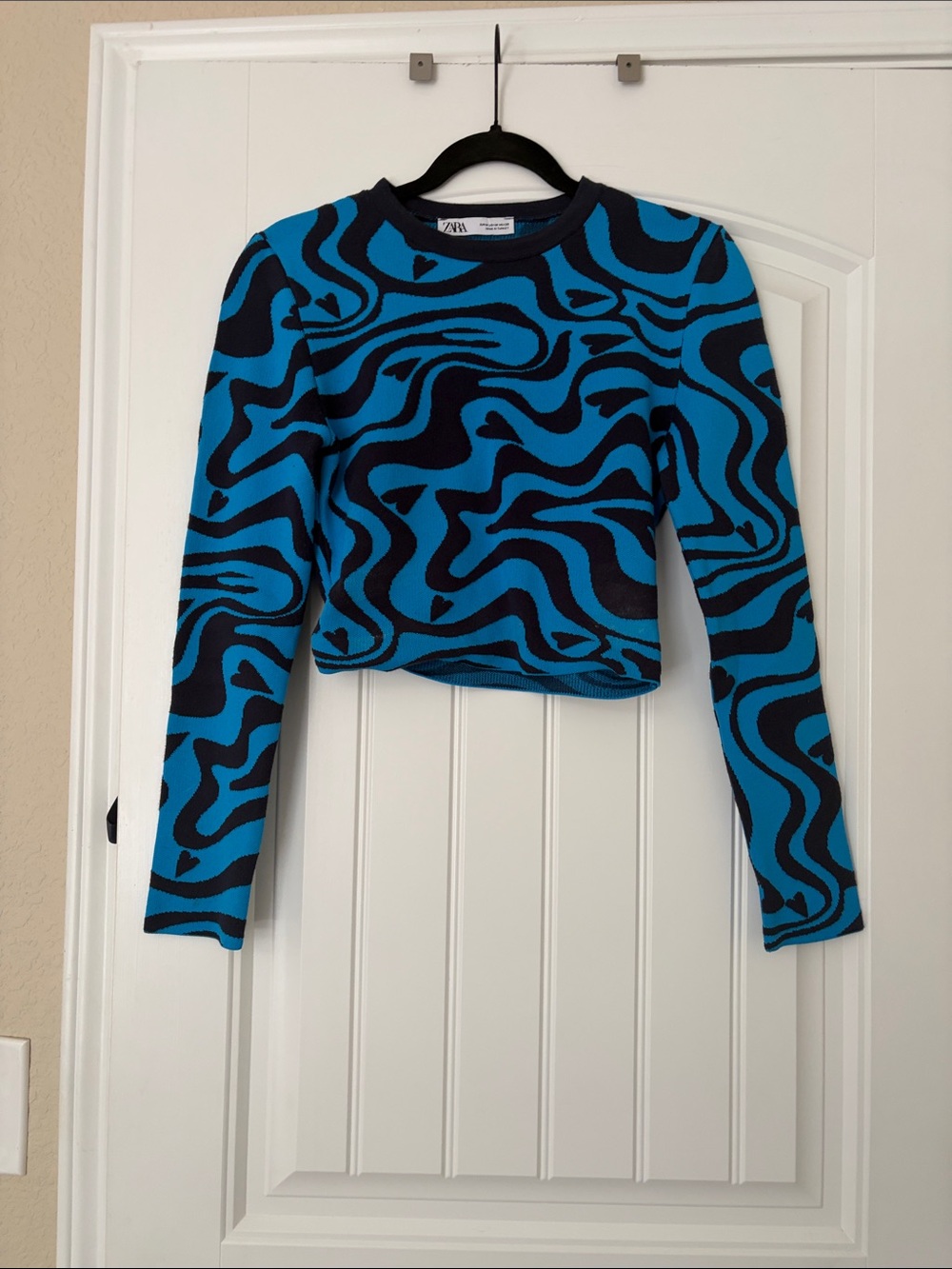 Zara Blue and Black Swirl Crew Neck Sweater